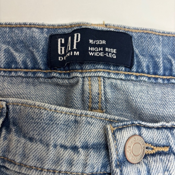 Gap High Rise Wide Leg Cargo Women's size 16 Medium Wash Blue Denim Jeans - Picture 2 of 4
